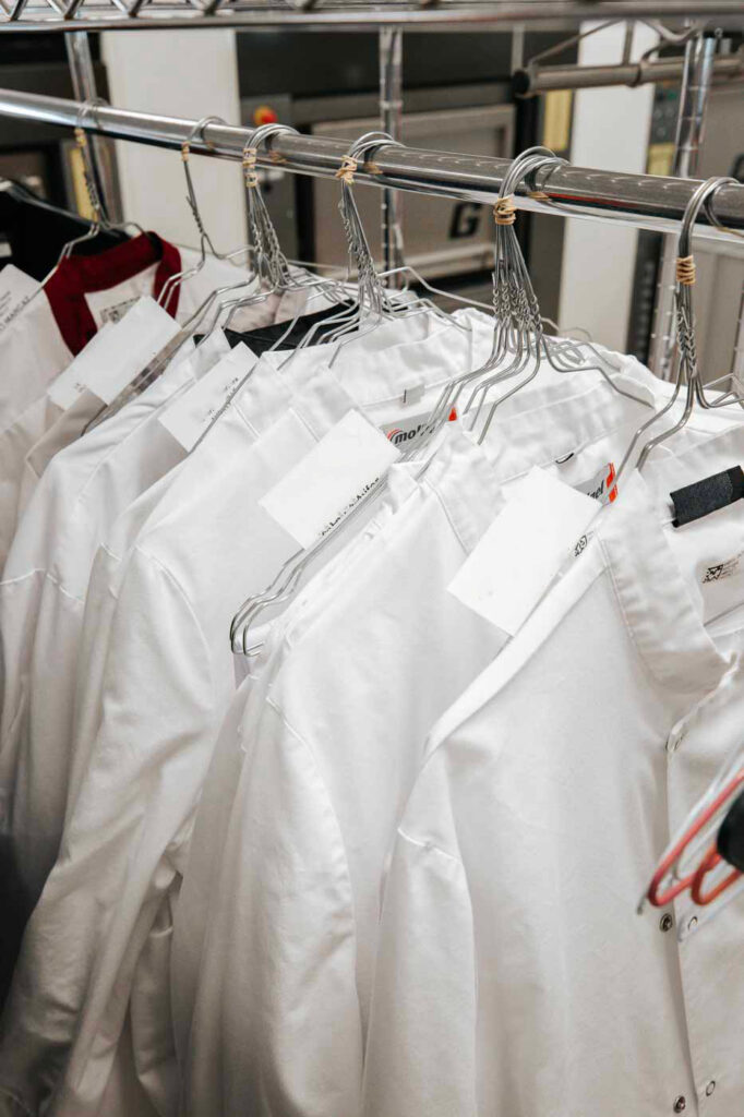 Nettoyage de vêtements professionnels pour les hotels / restaurants